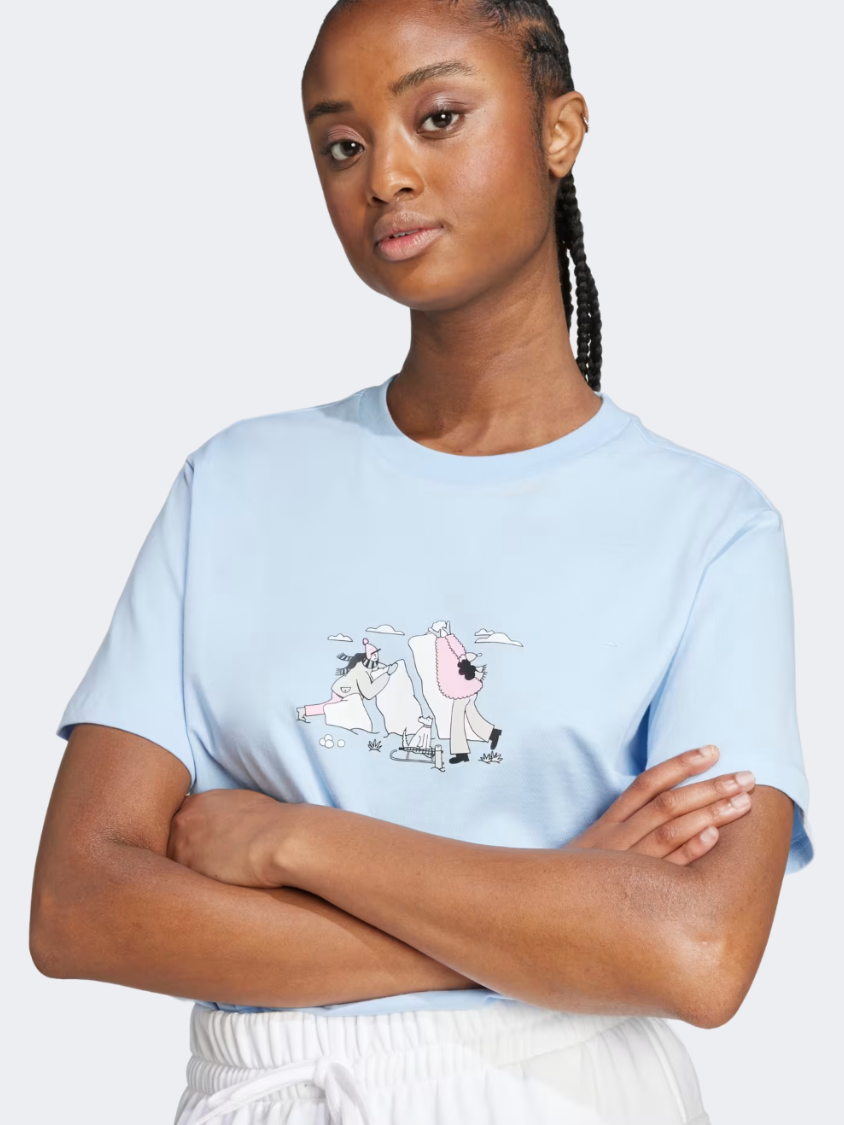 تي شيرت رياضي نسائي بطبعة Doodle من Adidas بلون أزرق متوهج