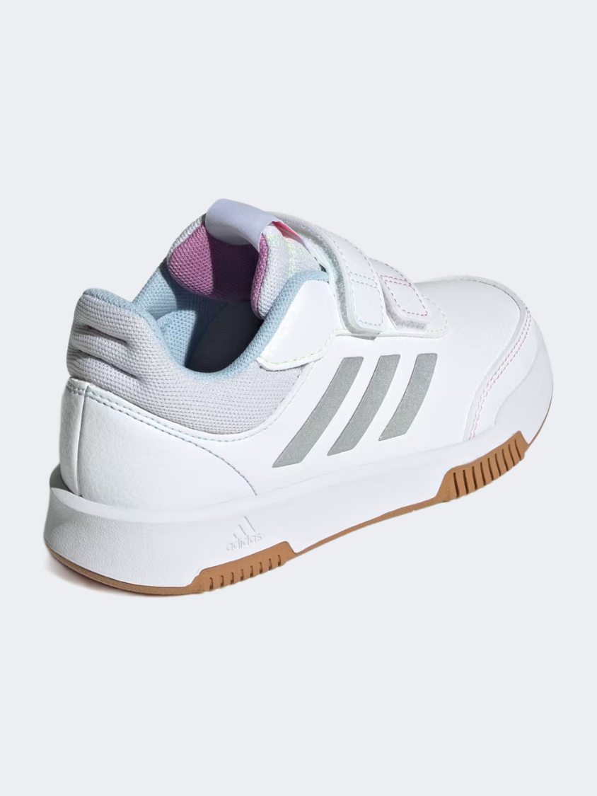 أحذية رياضية للبنات Adidas Tensaur بخطاف وحلقة ملابس رياضية لون أبيض سحابي
