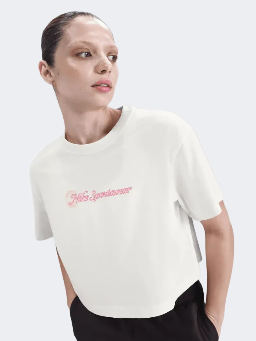 نايك سبورتسوير كاجوال كلوب نساء Lifestyle تي شيرت بلون عاجي فاتح