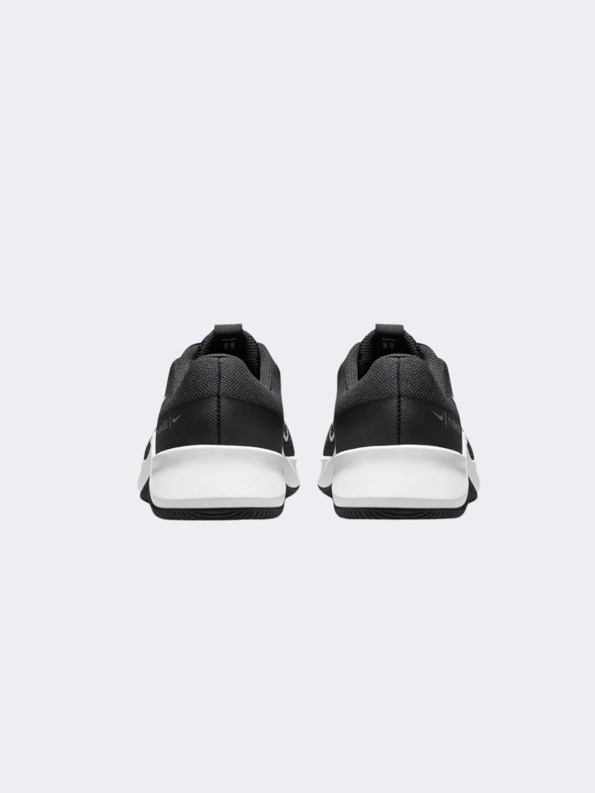 حذاء تدريب نسائي Nike Mc Trainer 2 أسود/أبيض/رمادي
