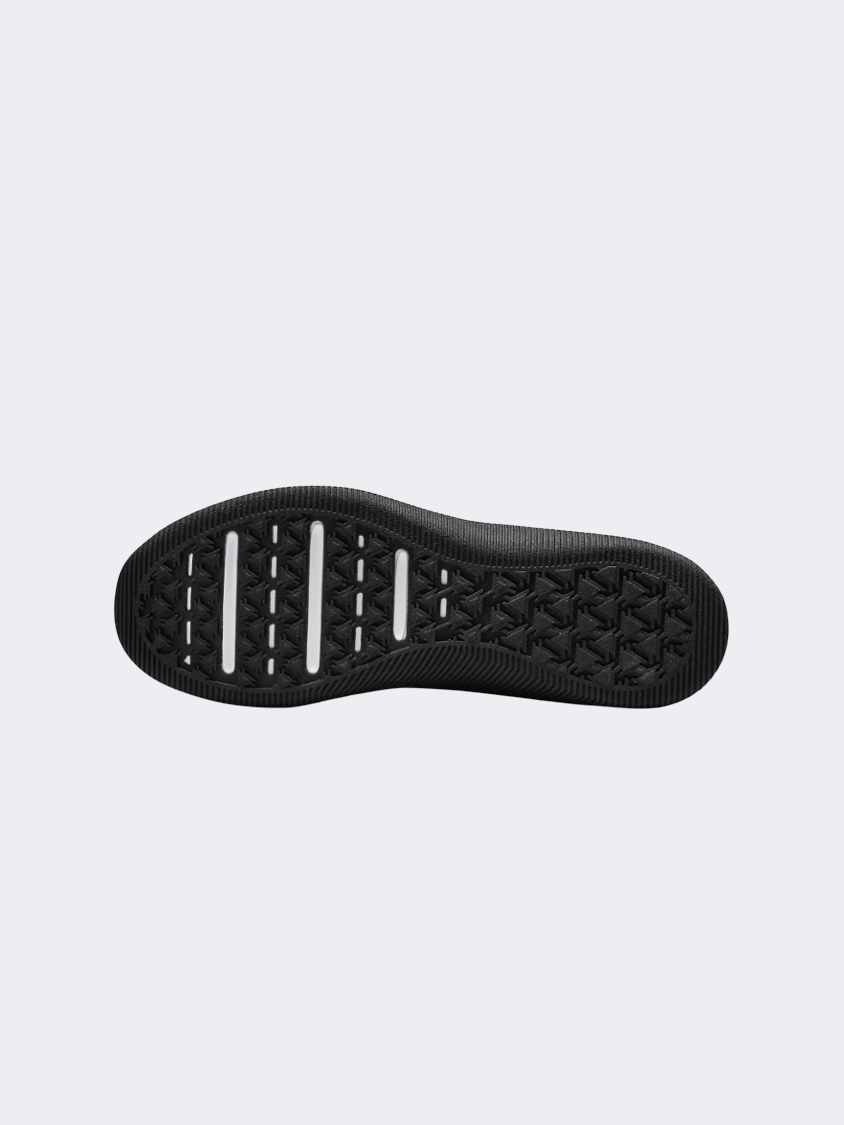 حذاء تدريب نسائي Nike Mc Trainer 2 أسود/أبيض/رمادي
