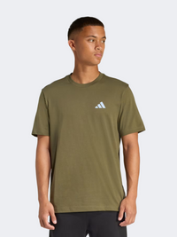 تيشيرت رياضي رجالي من Adidas بتصميم جرافيك لركوب الدراجات الجبلية، لون زيتوني Strata