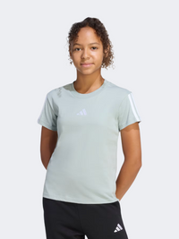 تيشيرت رياضي للبنات من Adidas Essentials بلون وندر سيج/أبيض