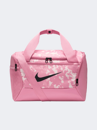 Nike Brasilia 9.5 Graphic حقيبة تدريب نسائية وردي إليمنتال/أسود