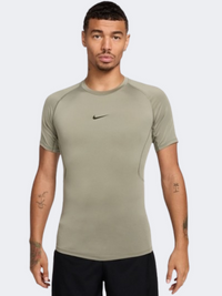 تيشيرت تدريب رجالي Nike Pro لون جيش فاتح/أسود