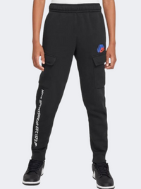 بنطال للأولاد لأسلوب الحياة Sportswear Standard Issue من Nike أسود