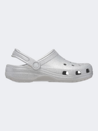 صندل Crocs كلاسيك جليتر للجنسين للاستخدام اليومي باللون الفضي