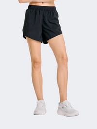شورت رياضي New Balance قصير 5 إنش للسيدات أداء عالي باللون الأسود