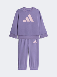 طقم ملابس رياضية للبنات من Adidas بلون الليلك السحري