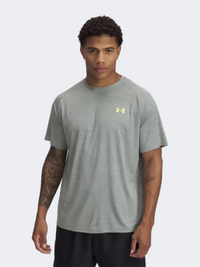 تيشيرت تدريب رجالي Tech Textured من Under Armour بلون سيليكا/أخضر هيدرو