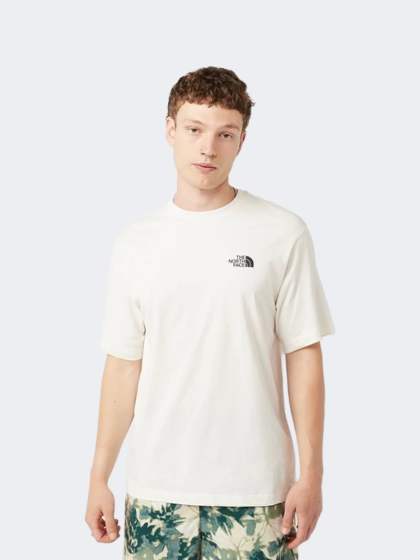 تي شيرت رجالي مريح من The North Face Explore Gear نمط حياة لون أبيض كثيب