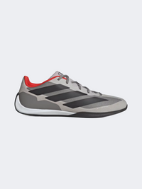 حذاء رياضي رجالي من Adidas Feroza Base Audi Revolut F1 Team لرياضة السيارات باللون الرمادي/الأسود العملي