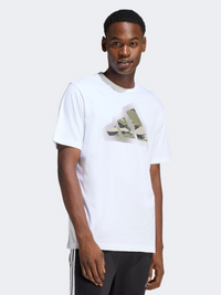 أديداس قميص رياضي رجالي بشعار حديث بنقشة التمويه أبيض