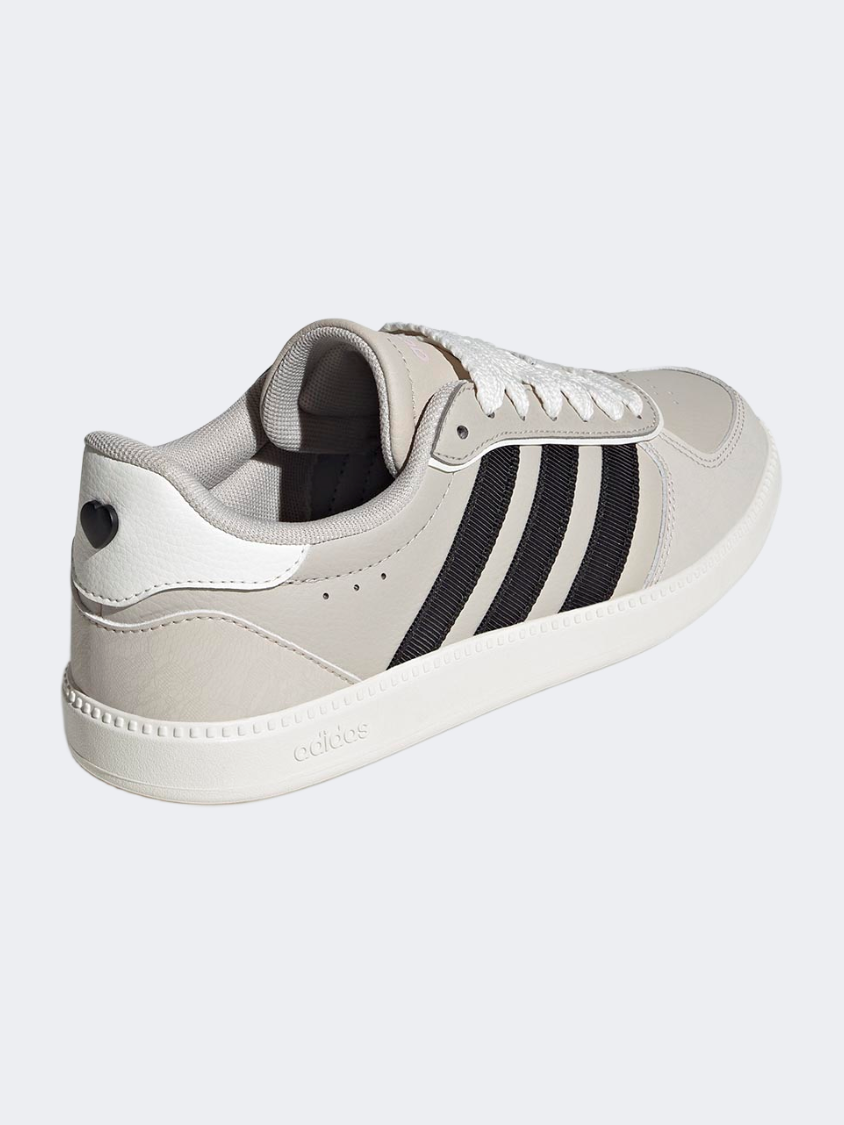 أحذية أديداس بريكنيت الأنيقة للنساء للرياضة بيج/أسود/وردي