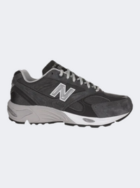 حذاء نمط حياة رجالي New Balance 880R رمادي