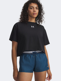 توب Under Armour Rival Boxy نسائي للحياة اليومية بأكمام طويلة باللون الأسود