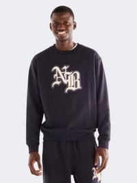 سويت شيرت لايف ستايل رجالي New Balance Varsity Old English Crew دارك نايت