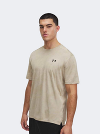 تيشيرت تدريب رجالي Tech Vent Jacquard من Under Armour بلون سيتي كاكي/أسود