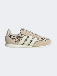 حذاء رياضي نسائي من Adidas Barreda Low بلون Crystal Linen/Multi