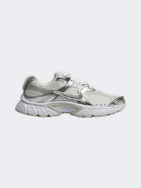 حذاء لايف ستايل نسائي Nike V5 RNR أبيض/فضي