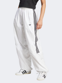 بنطال نسائي Adicolor Teamgeist Oversized Originals من Adidas باللون الأبيض