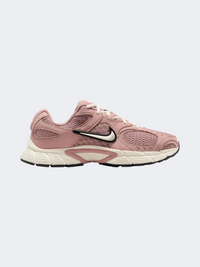 حذاء لايف ستايل نسائي Nike V5 Rnr وردي فاتح/شاحب