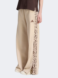 بنطال رياضي نسائي بطبعة حيوانات 3 خطوط Adidas Seasonal Essentials كريستال لينن/متعدد