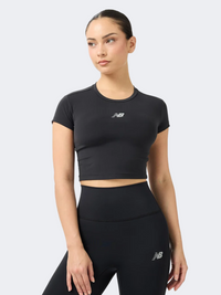 تيشيرت أداء نسائي بقصة ضيقة من New Balance Harmony أسود