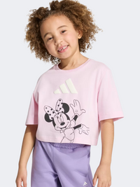 تيشيرت رياضي للبنات الصغيرات من Adidas Disney Minnie Mouse باللون الوردي/الأبيض