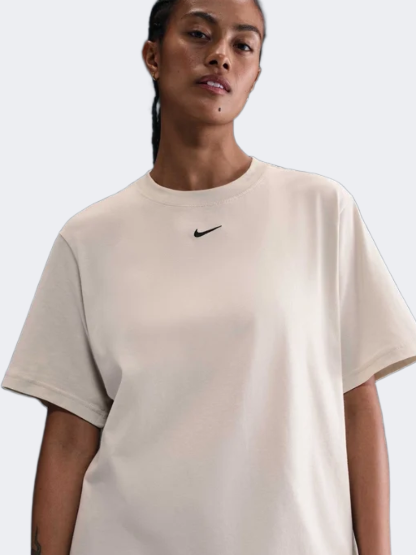 Nike ملابس رياضية أساسية للنساء Lifestyle تي شيرت لون Light Bone
