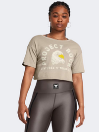 Under Armour Project Rock Balance Graphic تيشيرت تدريب نسائي تاوب/سيلت/ذهبي