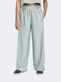 بنطال رياضي للبنات من Adidas Glam بلون وندر سيج/فضي