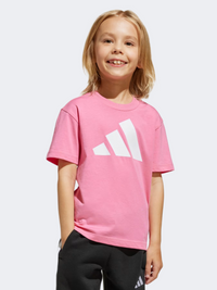 أديداس الأساسية قميص رياضي للفتيات الصغيرات لون وردي فيوجن