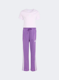 طقم ملابس رياضية للبنات الصغيرات من Adidas Essentials 3 Stripes بلون أيس لافندر/أبيض