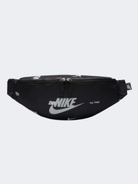 حقيبة نمط حياة رجالي Nike Heritage باللون الأسود/أبيض/رمادي