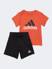 طقم ملابس رياضية للأطفال الرضع للأولاد من Adidas Essentials لون أحمر فاتح/أسود