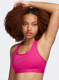 حمالة صدر تدريب نسائية Nike Swoosh باللون توت النار/أحمر/بنفسجي