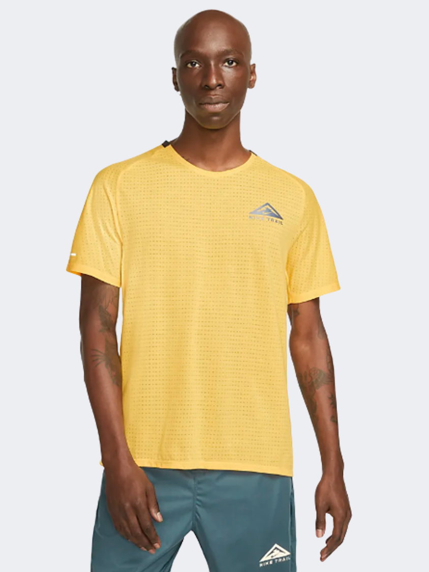 Nike Dri-Fit Trail Solar Chase Men Running T-Shirt Yellow